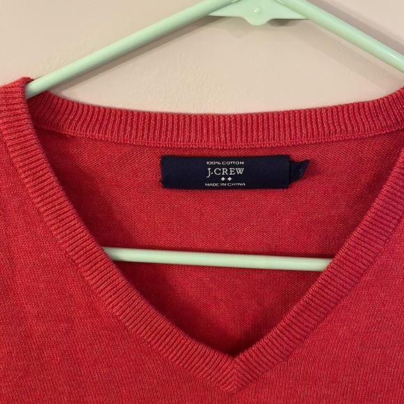 Jcrew factory mens medium red v neck sweater - Picture 2 of 3
